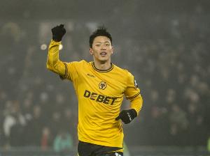 注册下载-talkSPORT：狼队不愿放拉尔森&amp;黄喜灿 接近签赫罗纳中卫克雷吉奇