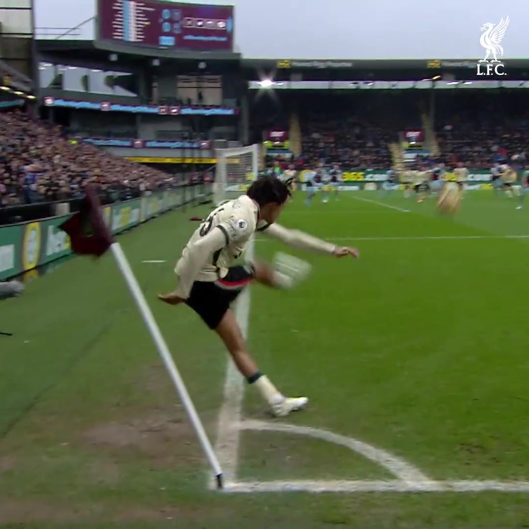 直播APP-即将客战伯恩利！利物浦回顾法比尼奥21-22赛季制胜进球